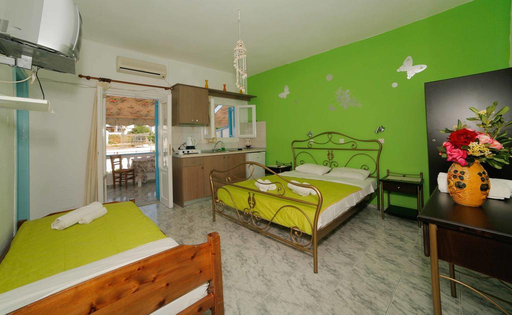 Mira Mare Studios Leipsoí Pokoj fotografie