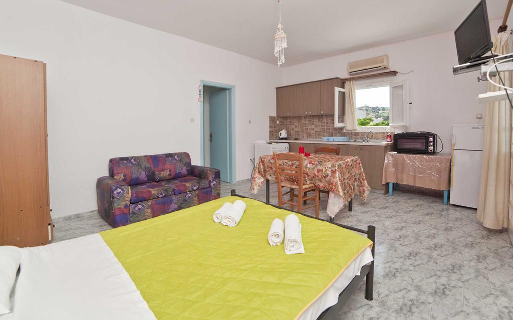 Mira Mare Studios Leipsoí Pokoj fotografie